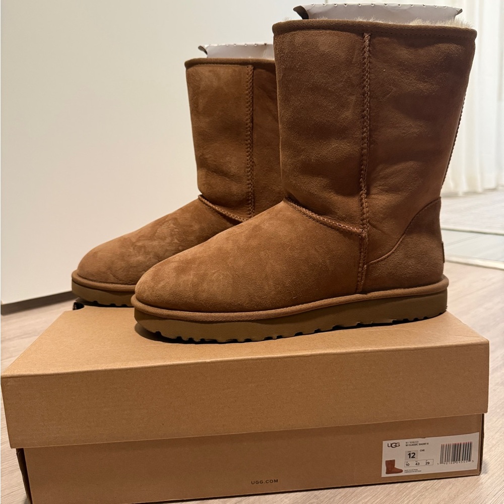UGG Chestnut Classic Short II